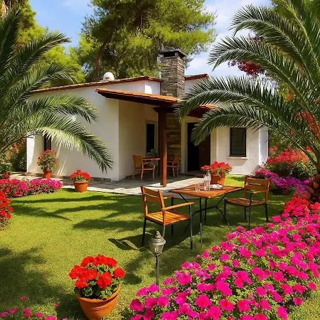 Villa Paradise Found At Thalia's Poolside