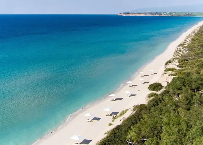 Paradise Found At Thalia's Poolside *