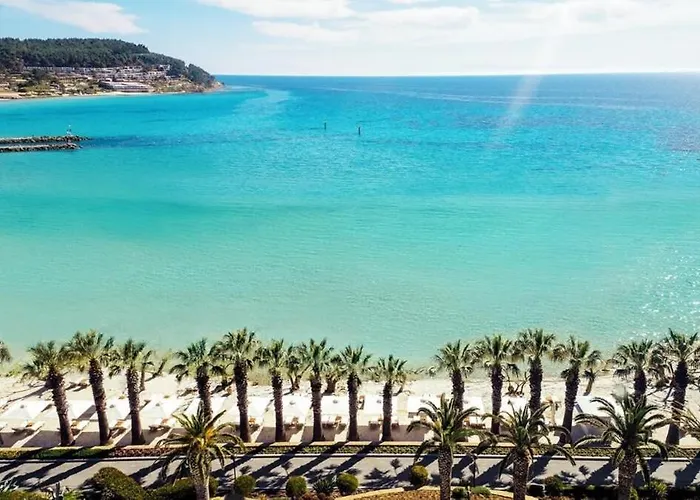 Villa Paradise Found At Thalia's Poolside